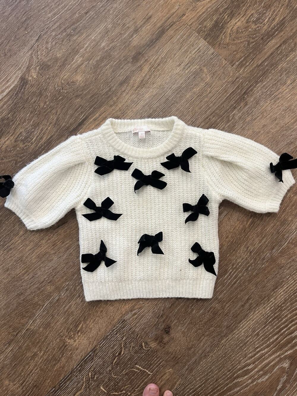 GB Girls Sweater Size 5 Cream Knit Black Bow Pullover Cozy Boutique